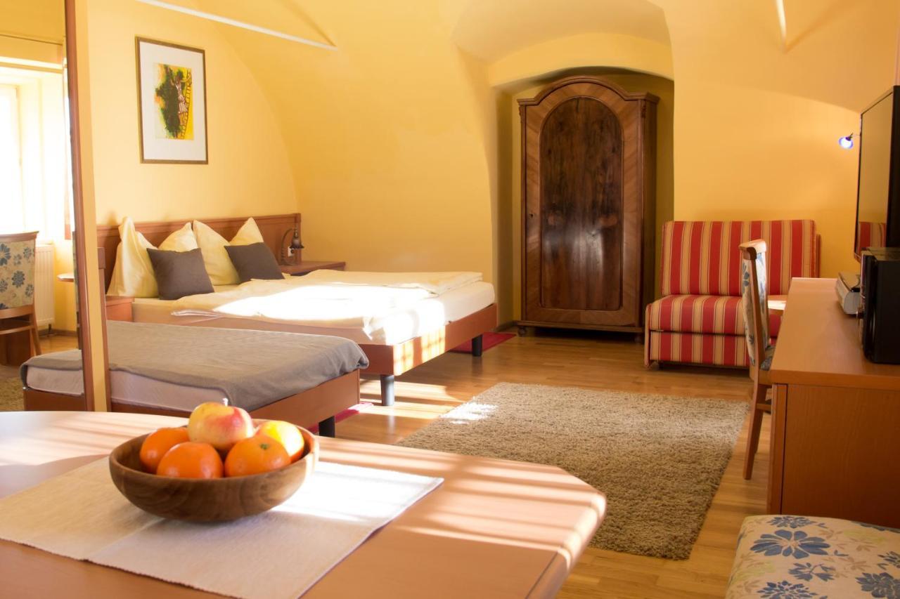 Farm stay Schlossgut Gundersdorf *